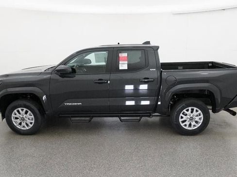 New 2026 Toyota Tacoma SR5 image 3