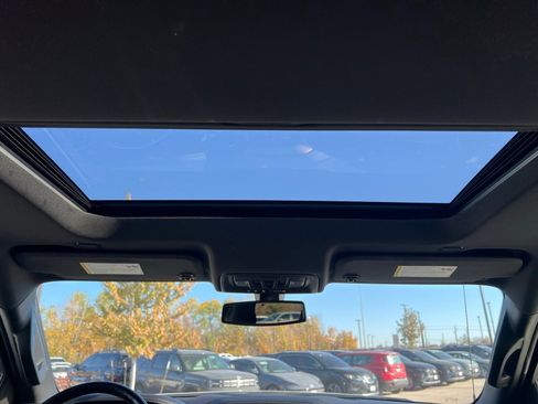 Used 2019 Chevrolet Silverado 1500 High Country w/ Z71 Off-Road Package image 21