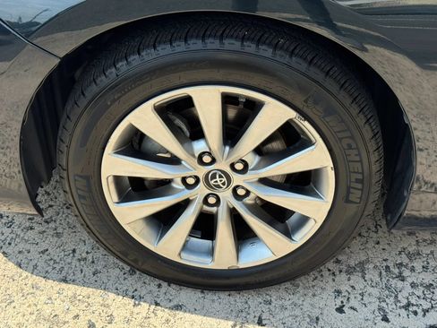 Used 2016 Toyota Camry XLE w/ Moonroof Package FWD image 34