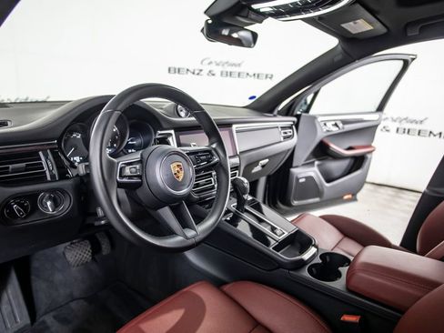 Used 2024 Porsche Macan w/ Premium Plus Package AWD/4WD image 17