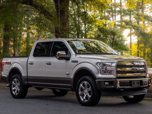 Used 2017 Ford F150 King Ranch w/ Equipment Group 601A Luxury AWD/4WD image 50