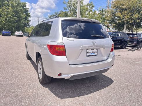 Used 2010 Toyota Highlander 2WD w/ Convenience Pkg image 4
