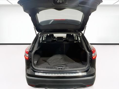 Used 2022 Nissan Rogue Sport SL w/ Premium Package FWD image 21