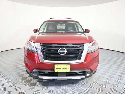 Used 2023 Nissan Pathfinder SL AWD/4WD image 10