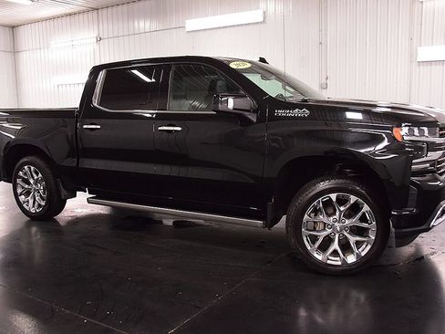 Used 2020 Chevrolet Silverado 1500 High Country w/ Technology Package AWD/4WD image 10
