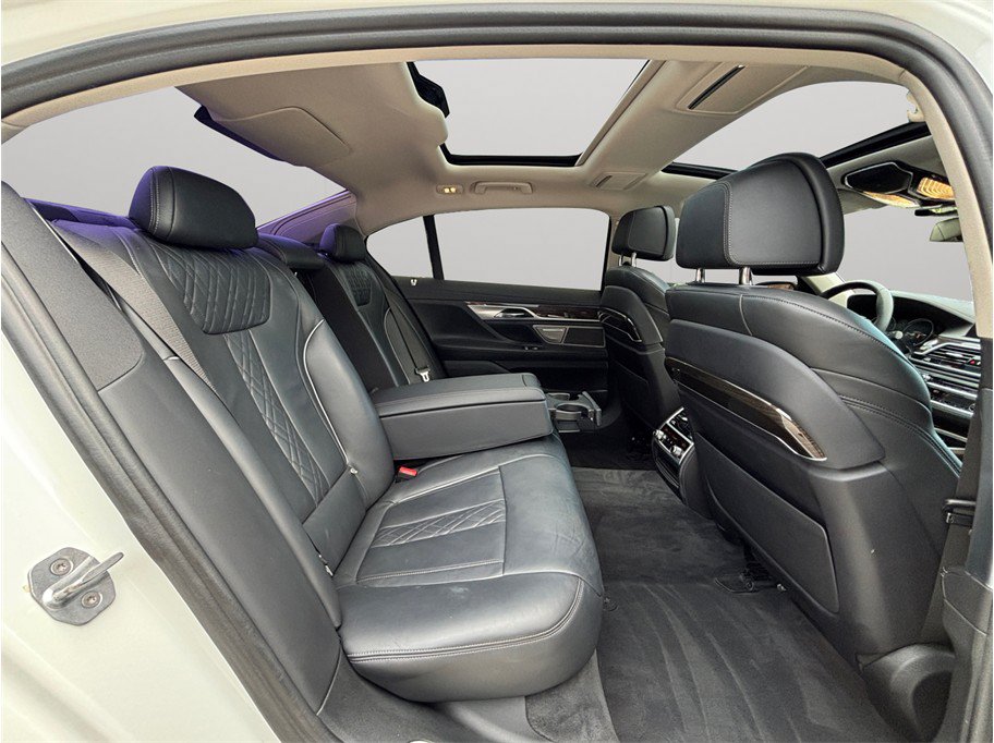 Used 2018 BMW 750i xDrive AWD/4WD image 45