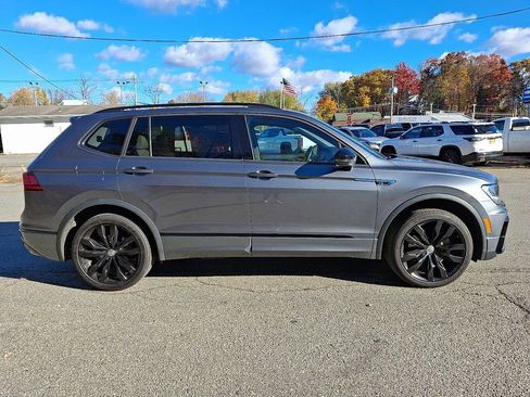 Used 2021 Volkswagen Tiguan SE R-Line image 8