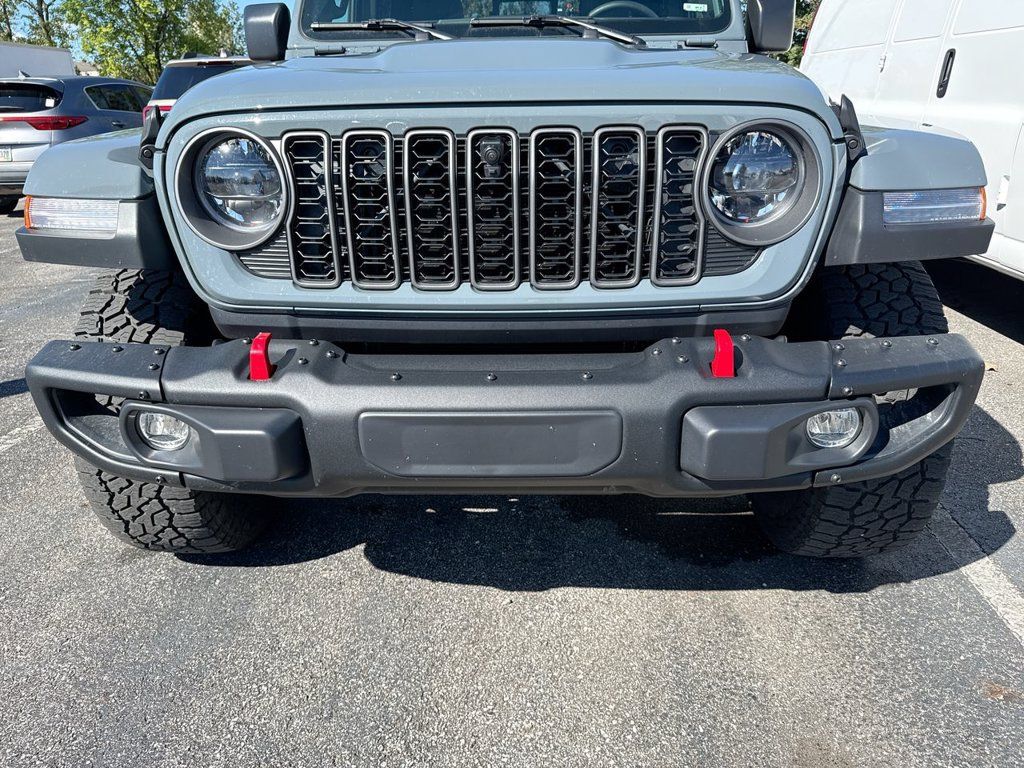 Used 2025 Jeep Gladiator Rubicon AWD/4WD image 7
