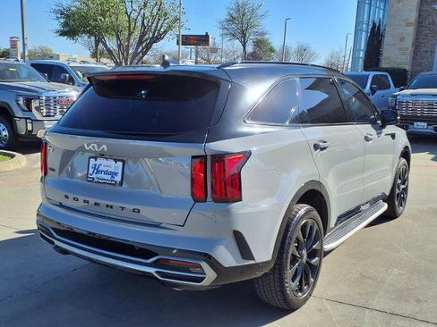 Used 2022 Kia Sorento SX image 3