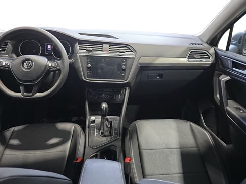 Used 2021 Volkswagen Tiguan SE FWD image 9