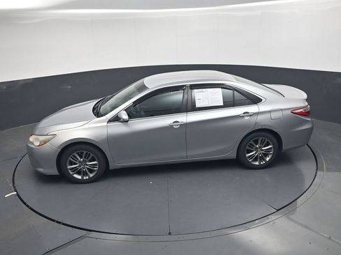 Used 2015 Toyota Camry SE FWD image 37