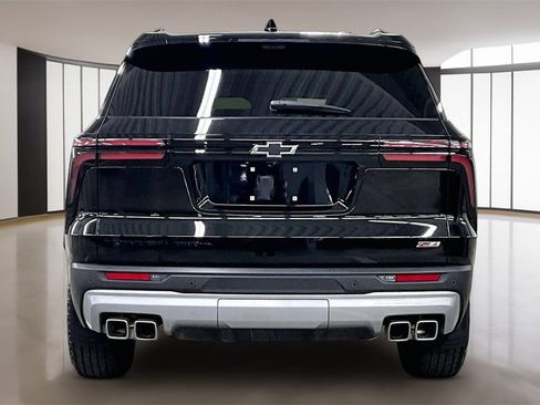 Used 2025 Chevrolet Traverse Z71 w/ Enhanced Driving Package image 5