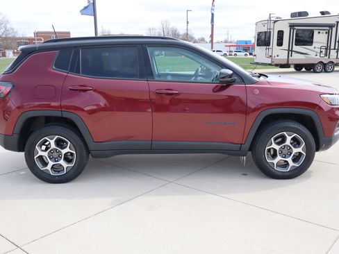 Used 2022 Jeep Compass Trailhawk w/ Trailhawk Elite Group image 5