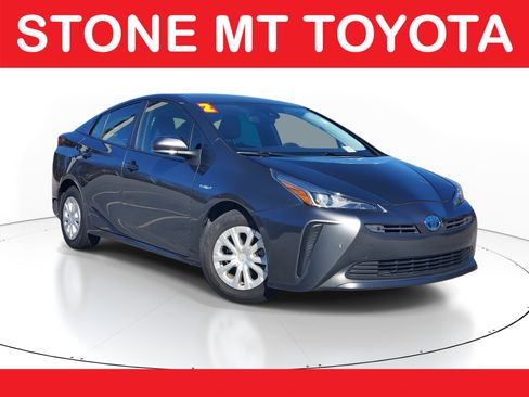 Certified 2022 Toyota Prius LE image 1