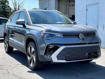 New 2026 Volkswagen Taos SE