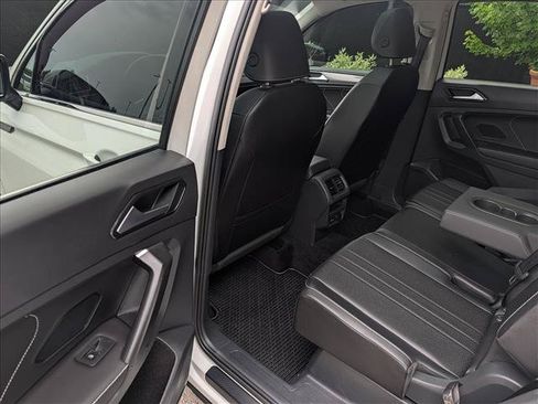 Certified 2023 Volkswagen Tiguan SE w/ Panoramic Sunroof Package FWD image 24