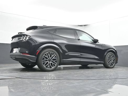 Used 2025 Ford Mustang Mach-E Premium AWD/4WD image 37