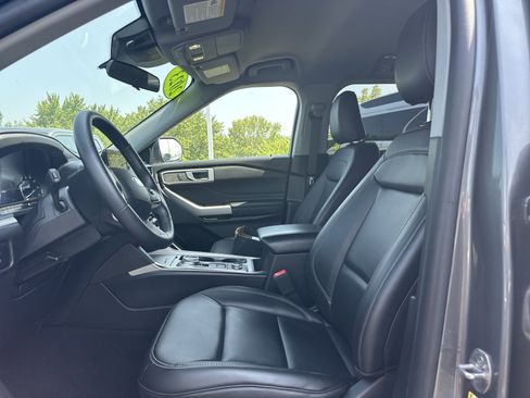Certified 2023 Ford Explorer XLT w/ Equipment Group 202A image 14