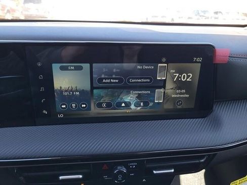 New 2025 Nissan Kicks SR w/ Illumination Package image 10