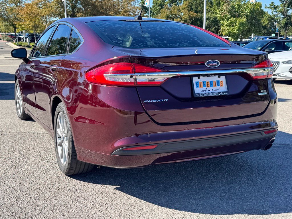 Used 2017 Ford Fusion SE w/ Fusion SE Technology Package FWD image 6