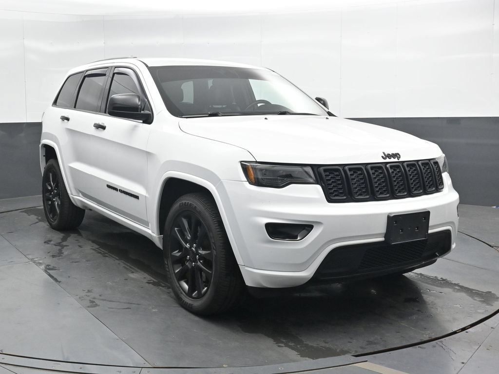 Used 2021 Jeep Grand Cherokee Laredo X AWD/4WD image 4