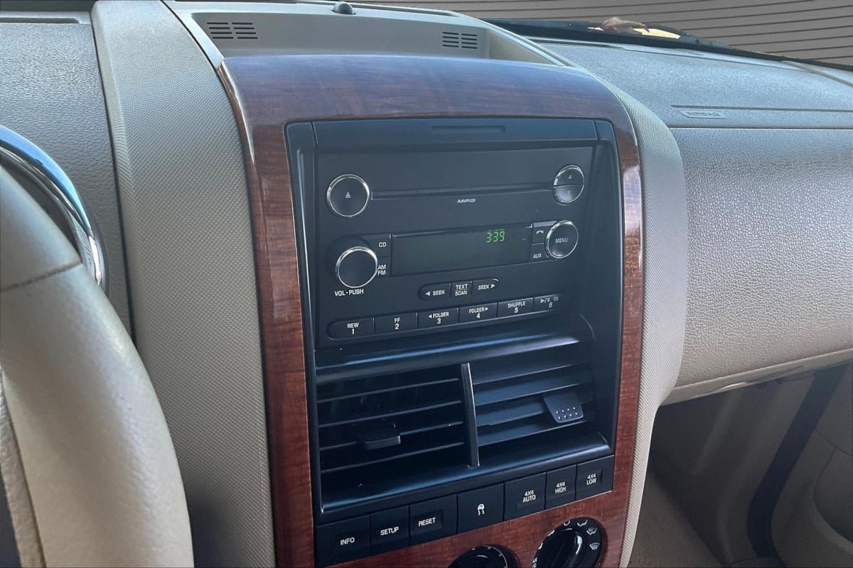 Used 2009 Ford Explorer Eddie Bauer AWD/4WD image 14