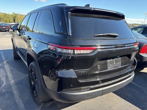 Certified 2023 Jeep Grand Cherokee Altitude image 6