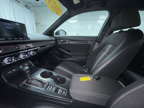 Used 2023 Honda Civic Sport image 4