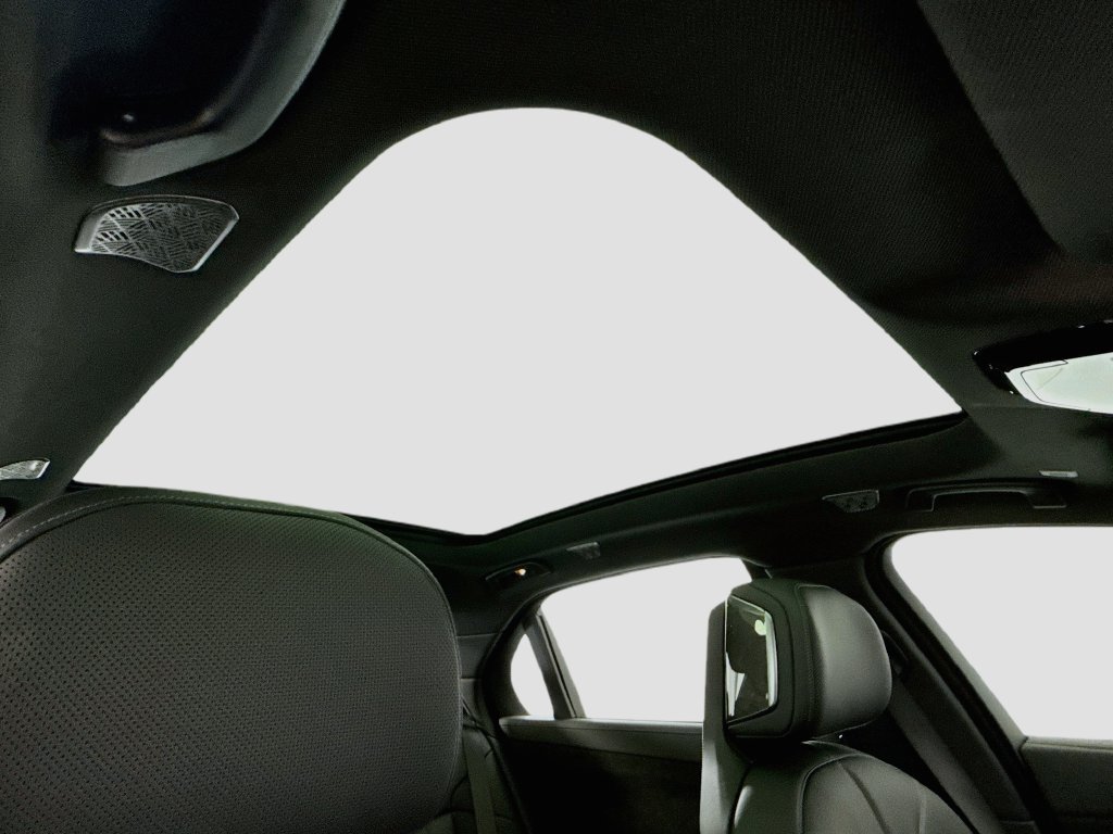 New 2027 BMW 740i w/ Premier Package RWD image 17