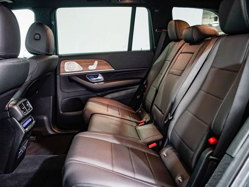 Used 2025 Mercedes-Benz GLS 450 4MATIC image 18