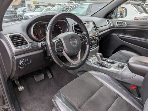 Used 2022 Jeep Grand Cherokee Laredo X AWD/4WD image 13