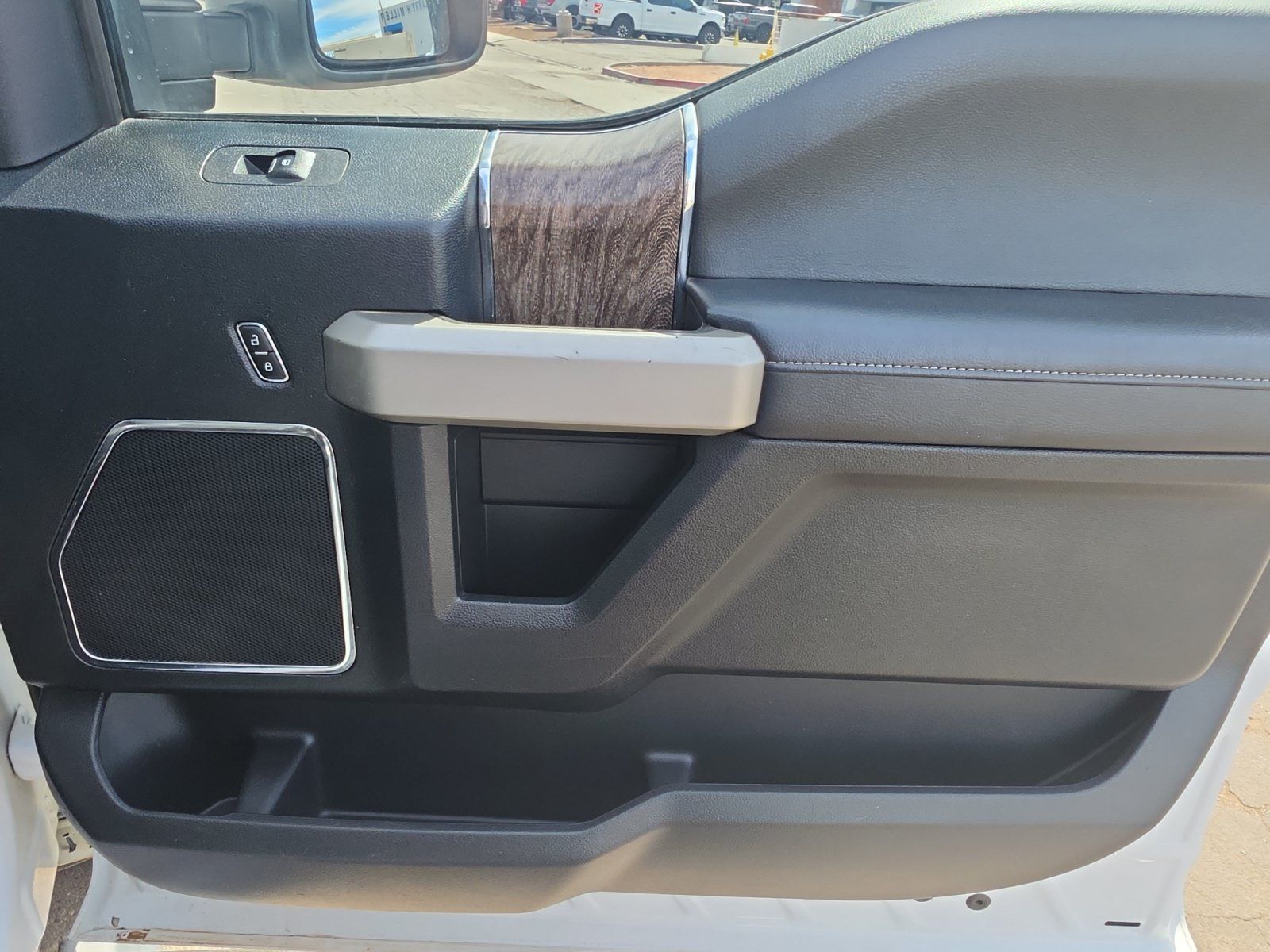 Used 2019 Ford F350 Lariat w/ Lariat Value Package AWD/4WD image 27