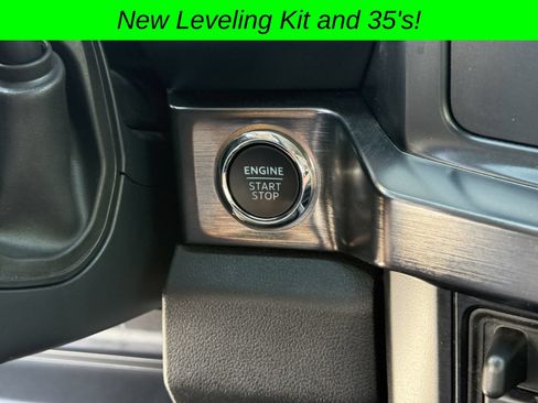 Used 2025 Ford F250 Lariat w/ Black Appearance Package AWD/4WD image 38