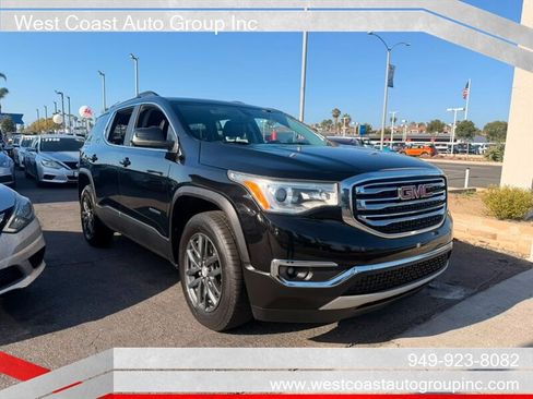 Used 2017 GMC Acadia SLT FWD image 3