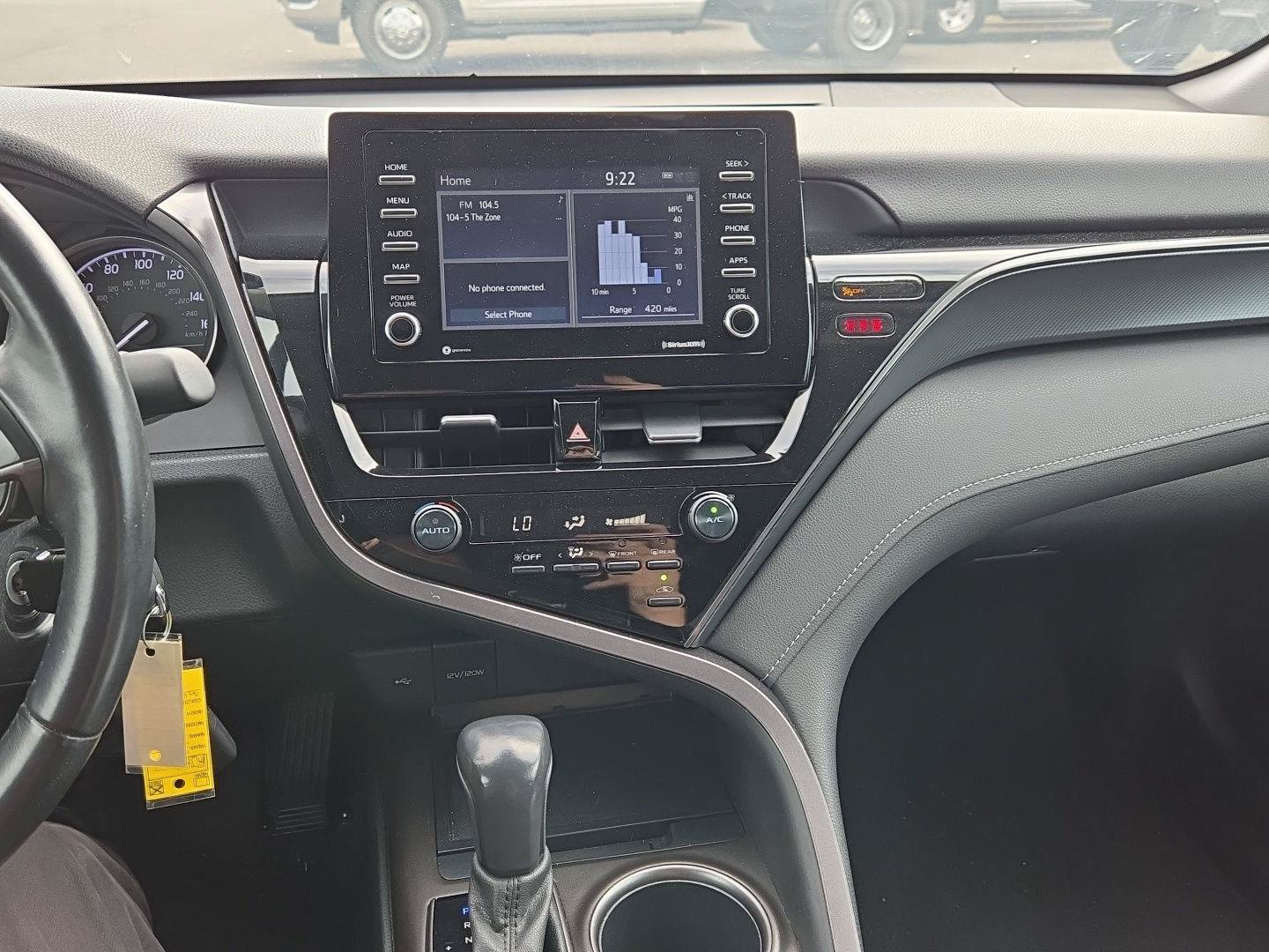 Used 2021 Toyota Camry SE w/ Carpet Mat Package (TMS) FWD image 19