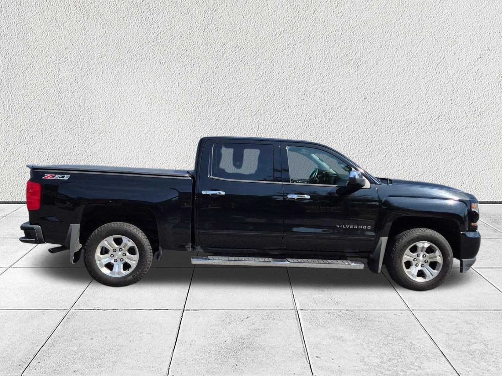 Used 2017 Chevrolet Silverado 1500 LT w/ All Star Edition AWD/4WD image 2