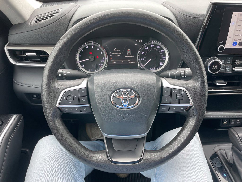 Used 2023 Toyota Highlander L AWD/4WD image 20