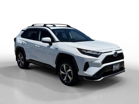 Used 2023 Toyota RAV4 SE w/ Weather & Moonroof Package AWD/4WD image 7