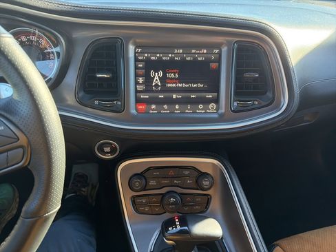 Used 2022 Dodge Challenger R/T Scat Pack w/ Dynamics Package image 10