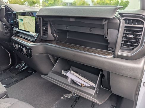 Used 2024 Chevrolet Silverado 1500 LT AWD/4WD image 29