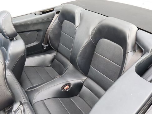 Used 2022 Ford Mustang Premium image 8