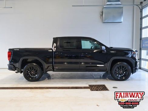 Used 2025 GMC Sierra 1500 Elevation image 1