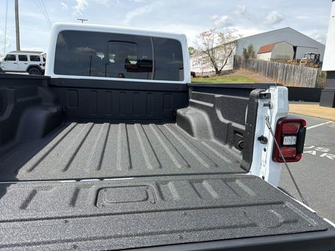 New 2026 Jeep Gladiator Sport AWD/4WD image 10