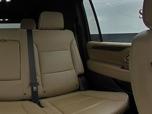 Used 2024 Chevrolet Suburban Premier RWD image 11