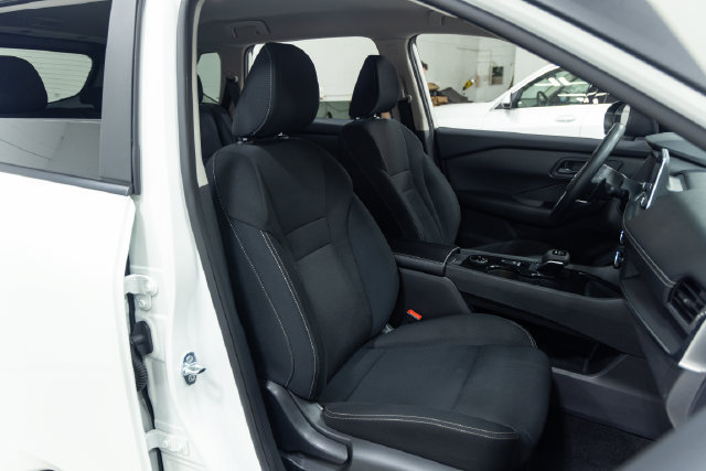 Used 2024 Nissan Rogue S AWD/4WD image 25