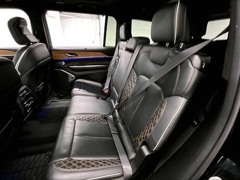 Used 2023 Jeep Grand Cherokee L Summit AWD/4WD image 25