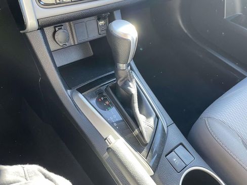 Used 2019 Toyota Corolla LE image 42