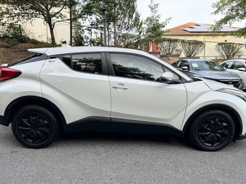 Used 2021 Toyota C-HR LE FWD image 8