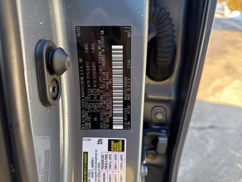 Used 2022 Toyota Corolla Cross LE image 29