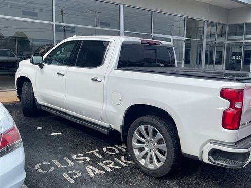 Used 2021 Chevrolet Silverado 1500 High Country w/ Technology Package image 2